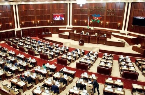 Konstitusiya ilə Seçki Məcəlləsi arasında olan ziddiyyət aradan qaldırılır