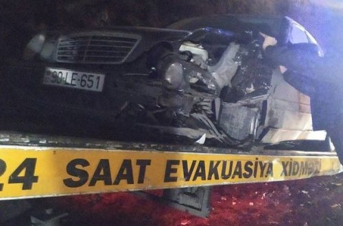 Bakıda iki avtomobil toqquşdu - FOTO
