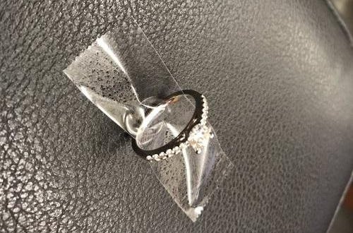 Evlilik təklifi etmək istədi, üzük kanalizasiyaya düşdü - VİDEO