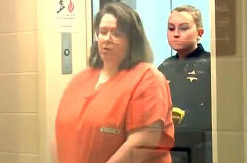 136 kq.-lıq qadın sevgilisinin üstünə çıxdı, oğlan boğulub, öldü - FOTO