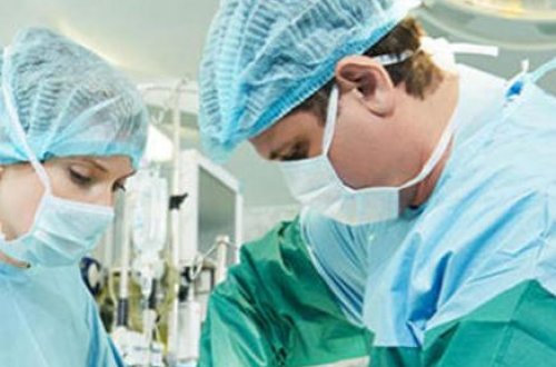 Azərbaycanda tanınmış cərrah iş başında öldü