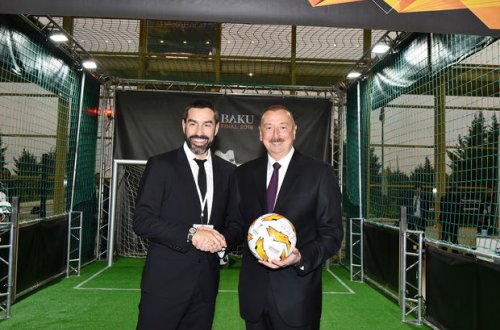İlham Əliyev məşhur futbolçu ilə görüşüb - FOTO