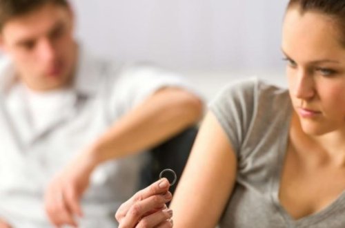 Hoteldə gecələmək üçün qız sifariş verdi, göndərilən qadın arvadı çıxdı - AĞLAGƏLMƏZ OLAY