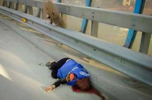 Bakıda maşın vuran süpürgəçi öldü - YENİLƏNİB