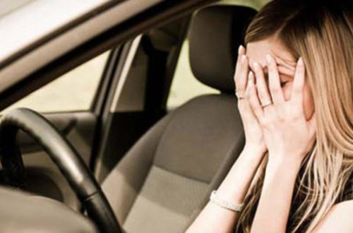 Bakıda qadın sürücü bahalı avtomobillə görün nə etdi – Gənc oğlanı... - VİDEO