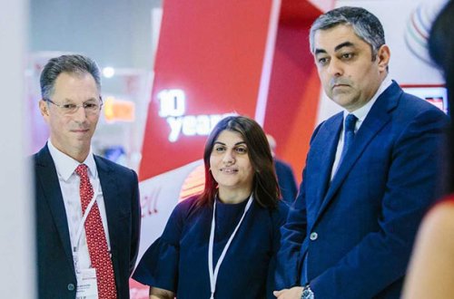 “Bakcell”in baş icraçı direktoru Azərbaycanda ilk dəfə 600 mbps mobil sürətini nazirə təqdim edib - Foto