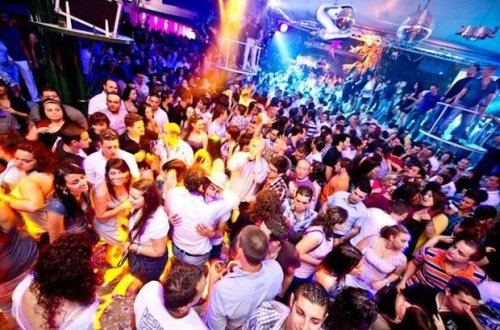 Gecə klubunda gərginlik: 6 ölü 100 yaralı - VİDEO