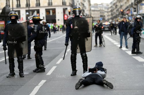 Fransa polisi etirazçılara qarşı hərəkətə keçdi – VİDEO
