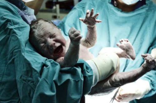 Azərbaycanda 18 yaşlı anadan QANDONDURAN ƏMƏL: doğulacaq körpəsinin xəstə olduğunu bildi və...