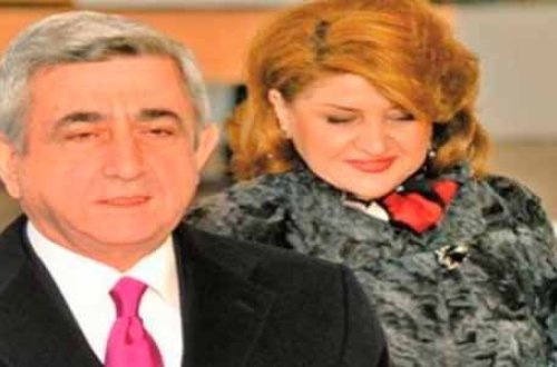 Sarkisyanla arvadı səsvermədə problemlə üzləşdi (VİDEO)