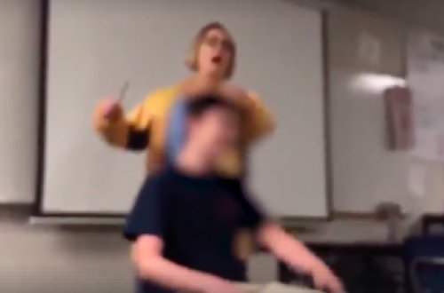 Müəllimə zorla şagirdin saçını kəsdi – Ölkəni silkələyən olay/Video