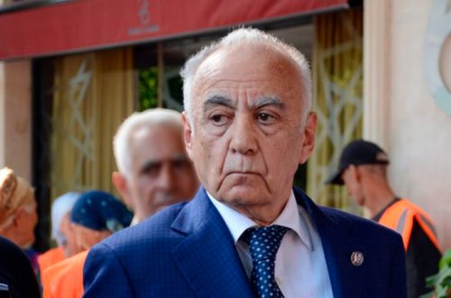 Hacıbala Abutalıbov Heydər Əliyevi şeirlə andı – VİDEO