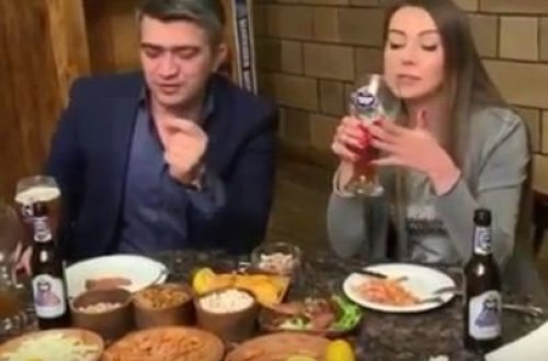 Azərbaycanlı müğənni ilə xanım aparıcının içki videosu yayıldı
