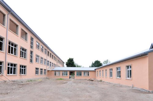 Azərbaycanda 2 məktəbdən silah-sursat tapıldı