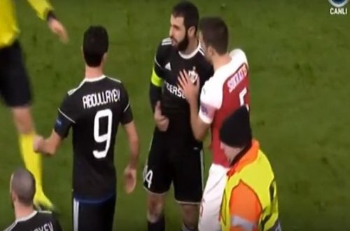 Rəşad Sadıqovdan erməni azarkeşə sərt reaksiya - VİDEO