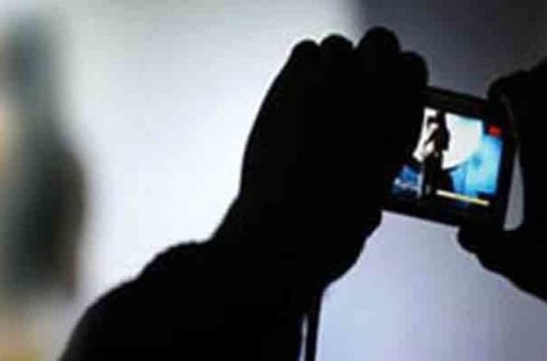 Qadının adına profil açıb pul tələb etdi