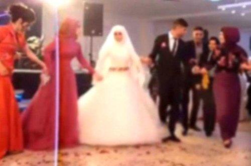 Toyda istədiyi mahnı çalınmadığına görə aləmi bir-birinə qatdı - VİDEO - FOTO