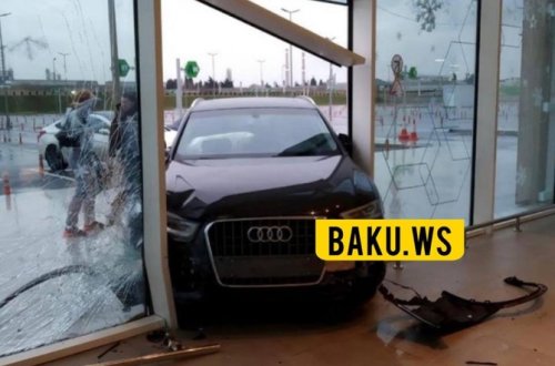 Bakıda sürücü bazarlıq üçün “Bravo”ya belə girdi – FOTO