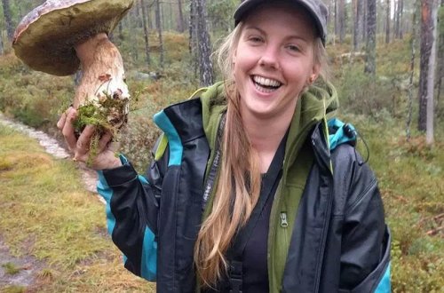 Rəfiqəsi ilə gəzməyə gedən qızın başını kəsdilər - FOTO