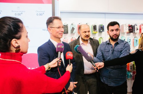 Bakının mərkəzində tam yeni üslubda ilk Bakcell konsept mağazası açıldı - FOTOLAR