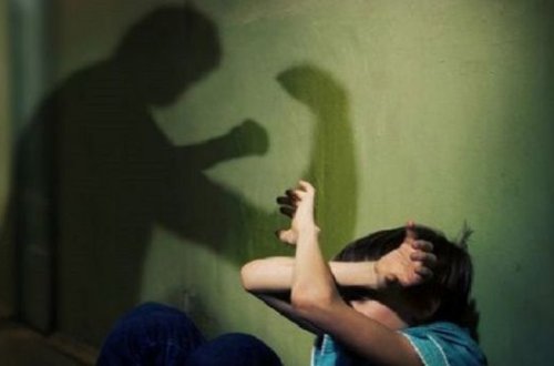 Cəlilabadda şagirdi döyən məktəb direktoru vəzifədən kənarlaşdırıldı - VİDEO