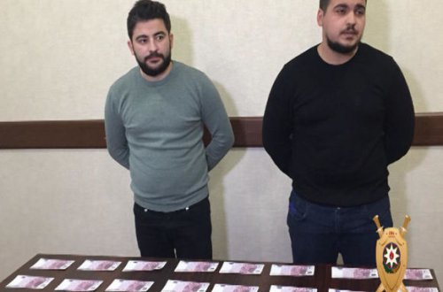 Bakıya 42 min saxta avro gətirən şəxslər saxlanılıb - FOTO