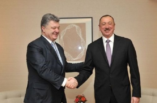 Poroşenko İlham Əliyevi doğum günü münasibətilə təbrik edib