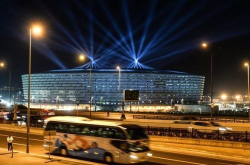 Futbol əfsanəsi Bakıya gəlir - FOTO
