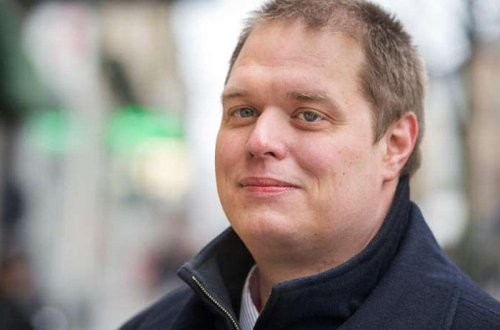 Qadınlara seks obyekti kimi baxan millət vəkili istefa verdi