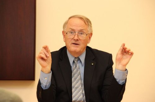 Pol Qobl: Azərbaycan iqtisadi inkişafını davam etdirəcək - EKSKLÜZİV