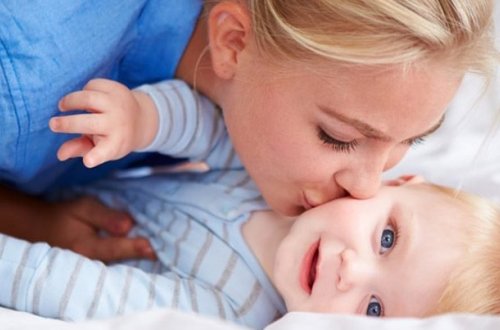 Körpələri öpməyin - Xəbərdarlıq