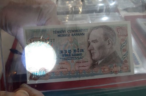 Pulu işığa tutanda sirr üzə çıxdı - 20 minə satır