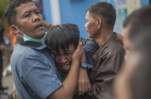 Sunami dəhşəti: 334 ölü, 860 yaralı - VİDEO - FOTO - YENİLƏNİB