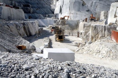 Nazir müavini: Daş karxanalarına kosmosdan nəzarət edilir