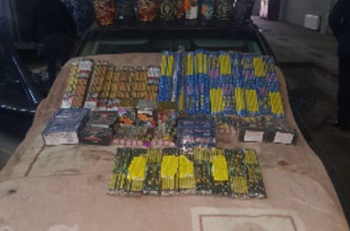 Gürcüstandan gələn avtomobilin yük yerindən külli miqdarda pirotexniki vasitələr tapıldı - FOTO