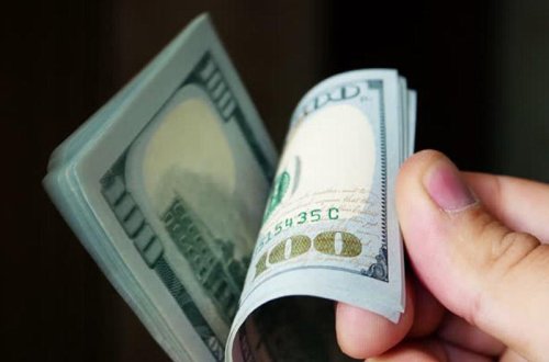 Dollar yen qarşısında 4 aylıq minimuma enib