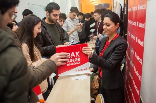 “Bakcell”dən məzun və tələbələrə növbəti dəstək (FOTO)