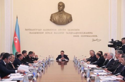 Novruz Məmmədov nazirləri topladı