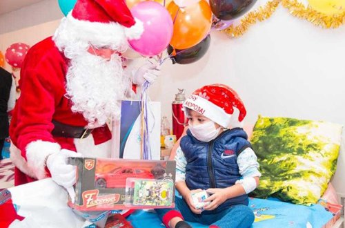 “Bakcell” və “ASAN Məktub” leykemiyadan əziyyət çəkən uşaqları sevindirdi - Fotolar