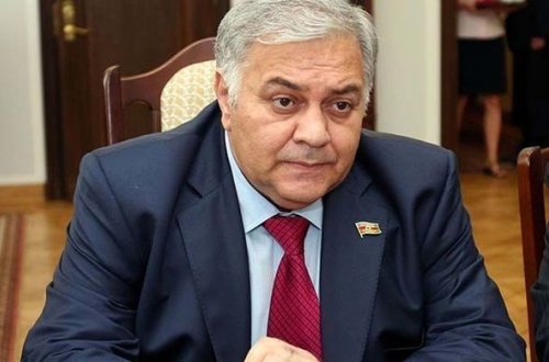 Deputatlar Milli Məclisdə səs-küy saldılar, spiker irad tutdu