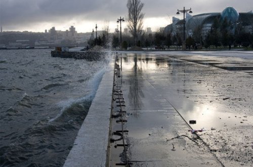 Bakı bulvarında qadın intihar etdi - YENİLƏNİB