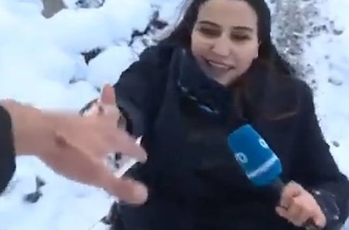 ARB-nin müxbiri canlı yayımda yıxıldı - VİDEO