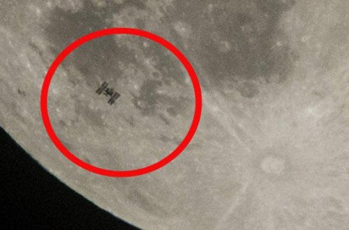 Çinin kosmik gəmisi Ayın görünməyən səthinə enib - FOTO