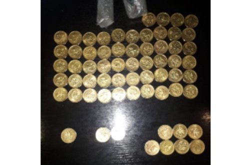 Rusiyadan Azərbaycana yarım kq-dan çox qızıl sikkə keçirmək istədi - VİDEO