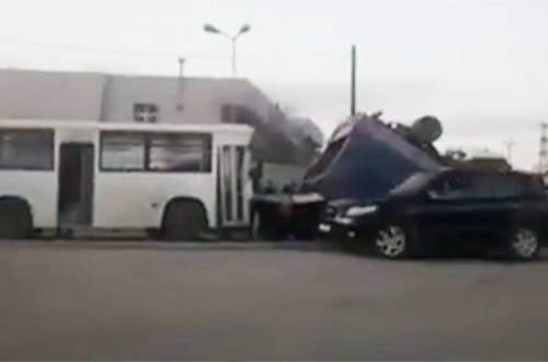 Avtobusla evakuatorun toqquşduğu qəzadan - Video