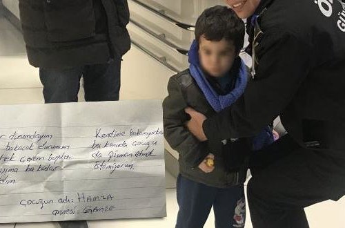 3 yaşlı oğlunu atıb qaçan ana oteldən tapıldı: Barda ofisiant işləyirmiş - FOTO