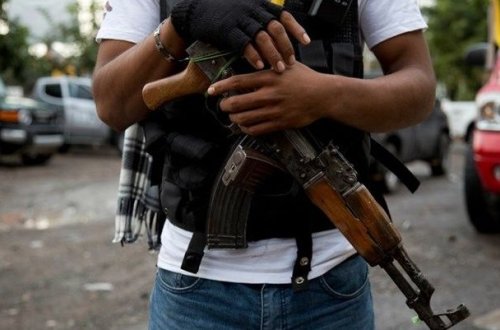 Meksikada bara silahlı hücum: yeddi ölü - VİDEO