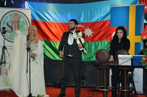 Kate Christina Roxenhall və Səlim Abbasov “Sarı gəlin” mahnısını canlı ifa etdilər – STOKHOLMDA (VİDEOLAR)