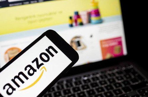 “Allah” sözü yazılmış döşəməsilən satışa çıxarıldı - “Amazon”u linç etdilər