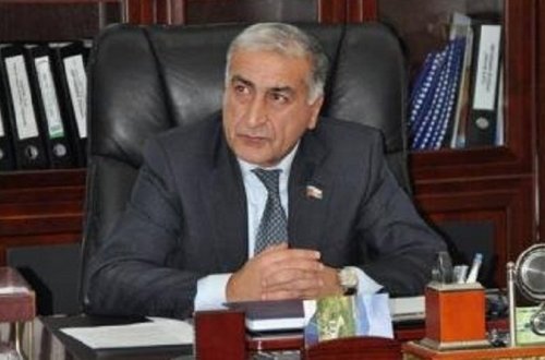 Deputatın oğlu “Relax”da iranlı turistləri döydü